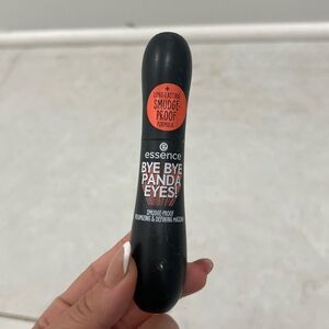 Essence Bye Bye Panda Eyes Smudge Proof Mascara 01 Black